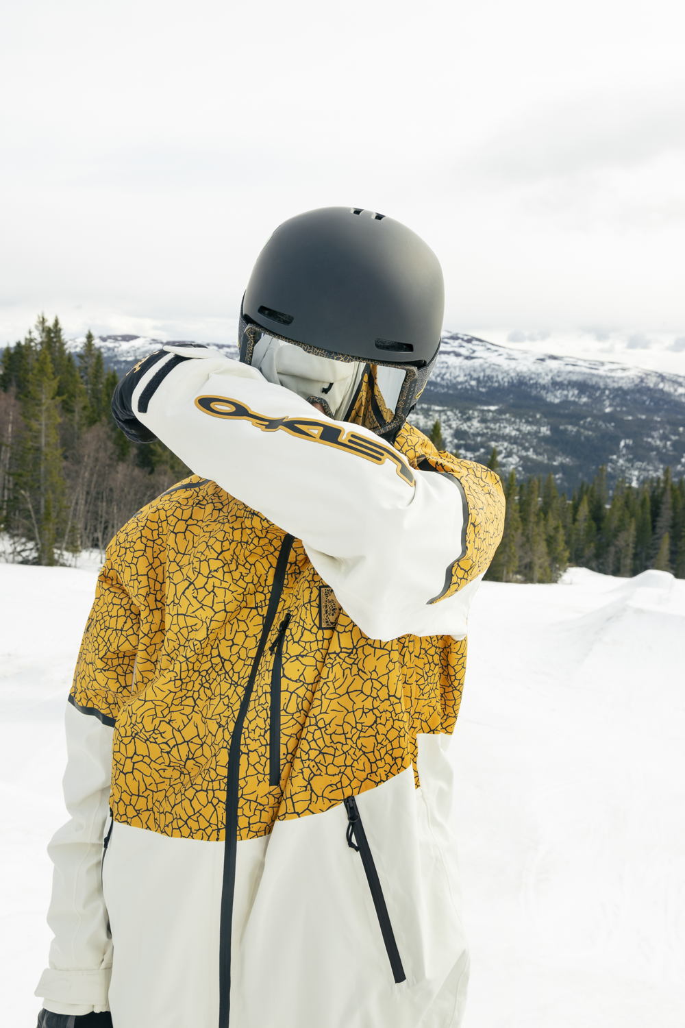 OAKLEY® RELEASES THE NEW 2022 SNOW COLLECTION, DEVELOPED AND OAKLEY® RELEASES THE NEW 2022 SNOW COLLECTION, DEVELOPED AND
